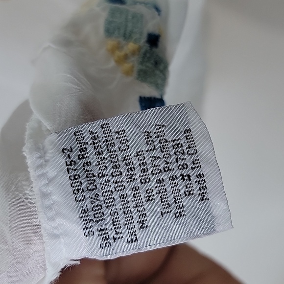 Johnny was embroidered buttoned front blouse size large - Picture 9 of 12